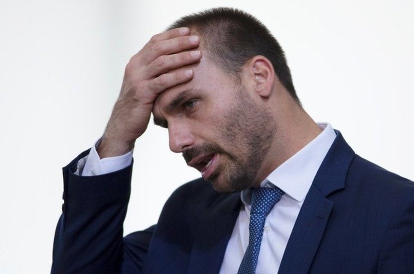 Mesa da Câmara cassa o mandato do deputado Eduardo Bolsonaro