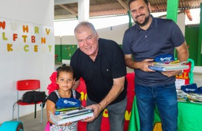 Prefeitura de Piaçabuçu inicia entrega de materiais didáticos nas escolas municipais