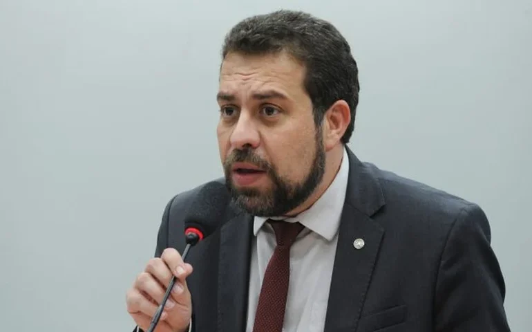 PSOL pressiona para que Boulos dispute Senado em 2026