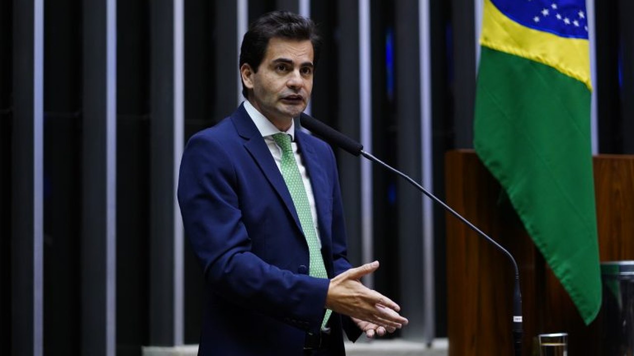 Deputados pedem que Câmara manifeste repúdio a racismo contra Vini Jr. na Espanha