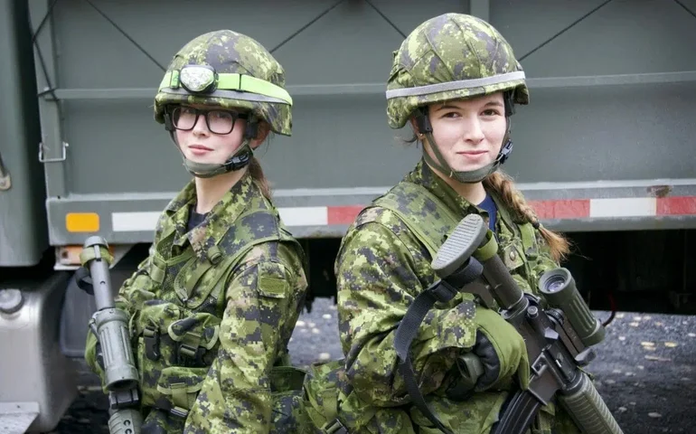 Forças Armadas Canadenses serão lideradas por uma mulher pela primeira vez, em meio a uma crise causada por casos de racismo e agressão sexual