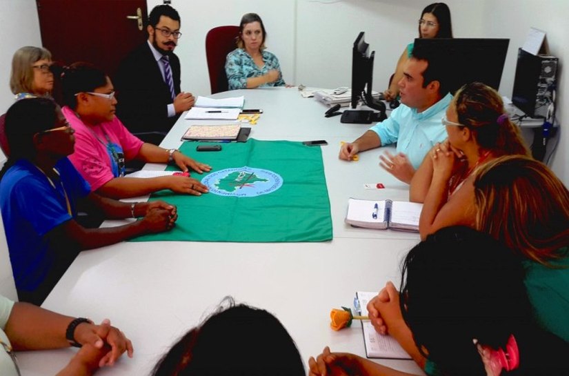 Slum apresenta ao MPT/AL proposta de contratação para cooperativas