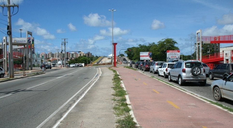 Obra provoca alteração de trânsito na Avenida Tancredo Neves em Aracaju; confira bloqueios e rotas alternativas