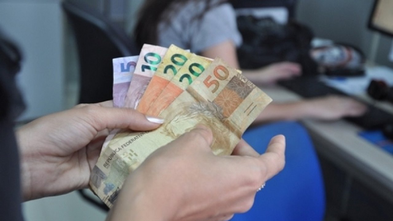 Governo de Alagoas libera primeira faixa salarial neste sábado (29)
