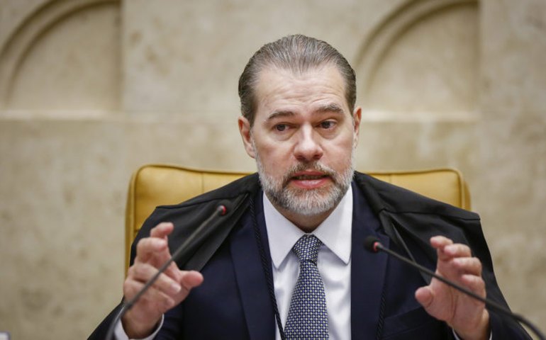 Diálogos com FBI e evidências em sacolas de mercado: Toffoli cita conduta de procuradores para anular provas  