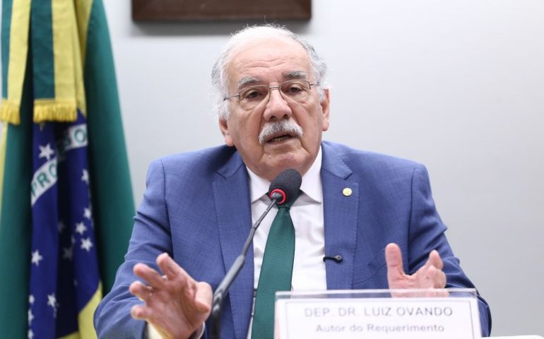 Comissão aprova projeto para permitir vacinação sem documentos de identificação