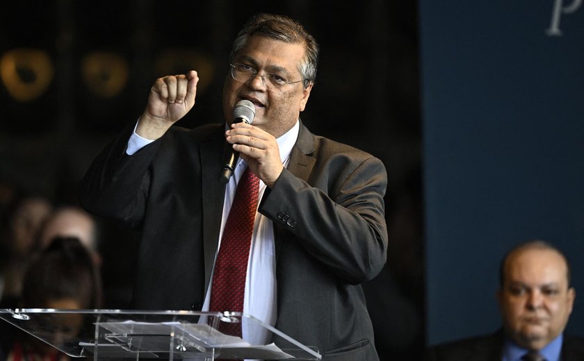 'Respeito à soberania é fundamental': Dino critica embaixadas que 'monitoram' ministros do STF