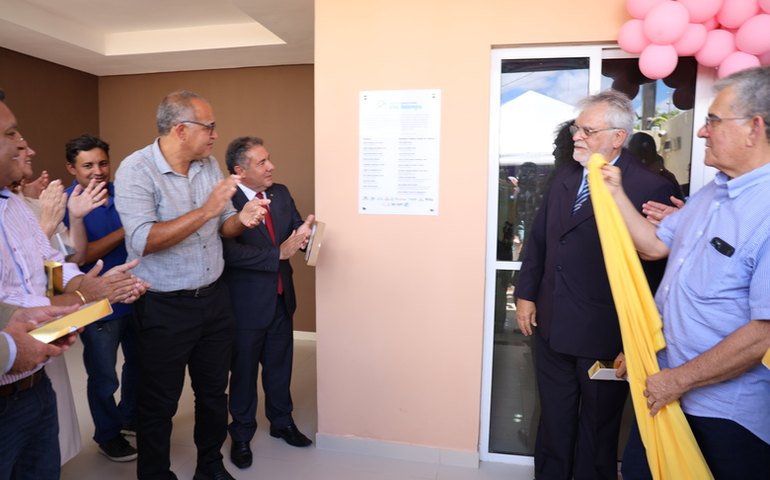 PGJ Márcio Roberto e promotores de Justiça participam da inauguração da casa de acolhimento de São José da Tapera
