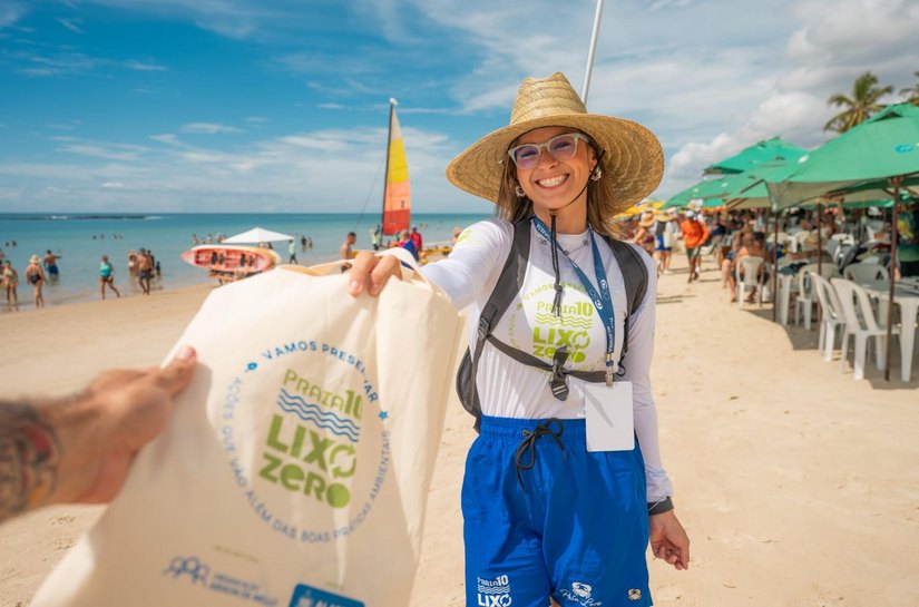 Governo de Alagoas participa de atividade socioambiental na Praia do Francês