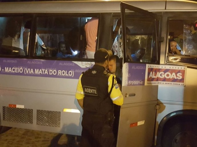 Operações da SMTT flagram irregularidades em transportes complementares