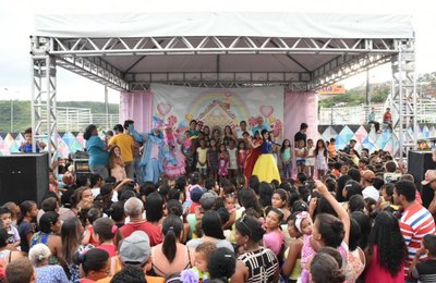 Prefeito Rodrigo Valença promove a maior festa da região da Zona da Mata para as crianças lajenses