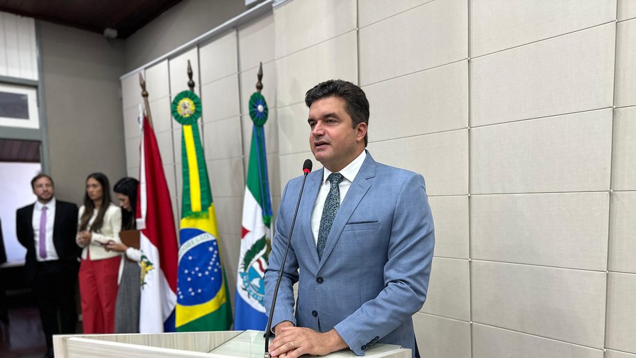 Em seu primeiro discurso como vereador, Rui lembra seu legado como prefeito