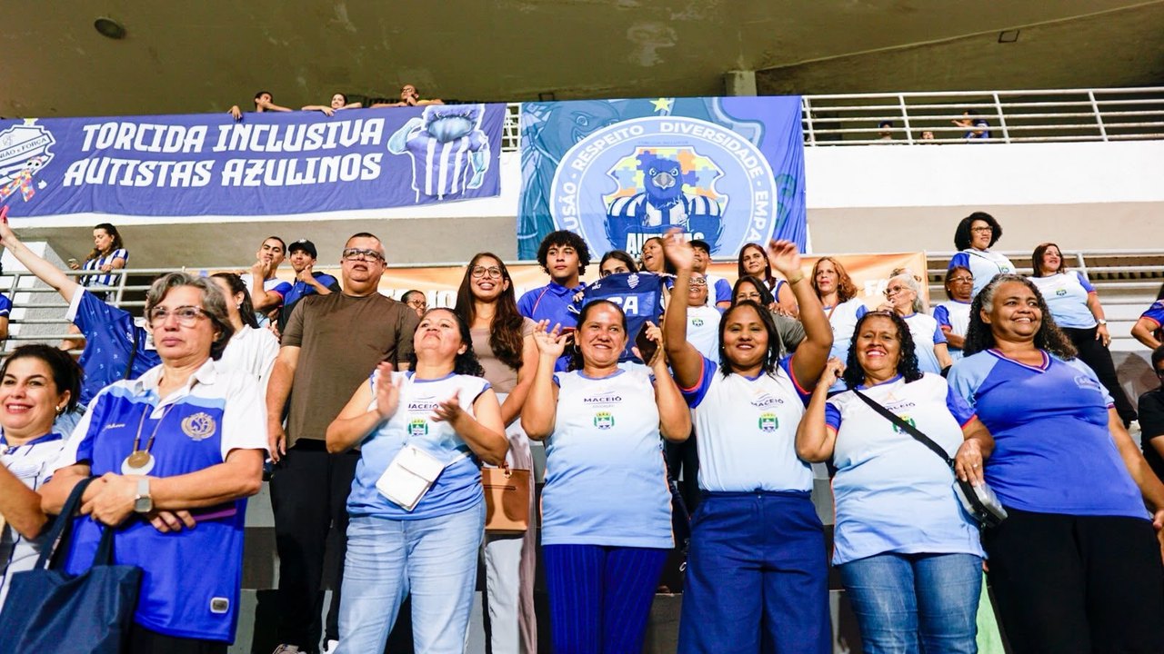 Alunos da EJAI vivenciam experiência do Projeto Jovem Torcedor