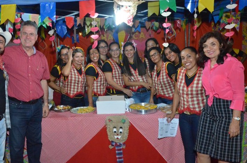 Joaquim Beltrão e Drª Dalva Edith participam de quermesse junina
