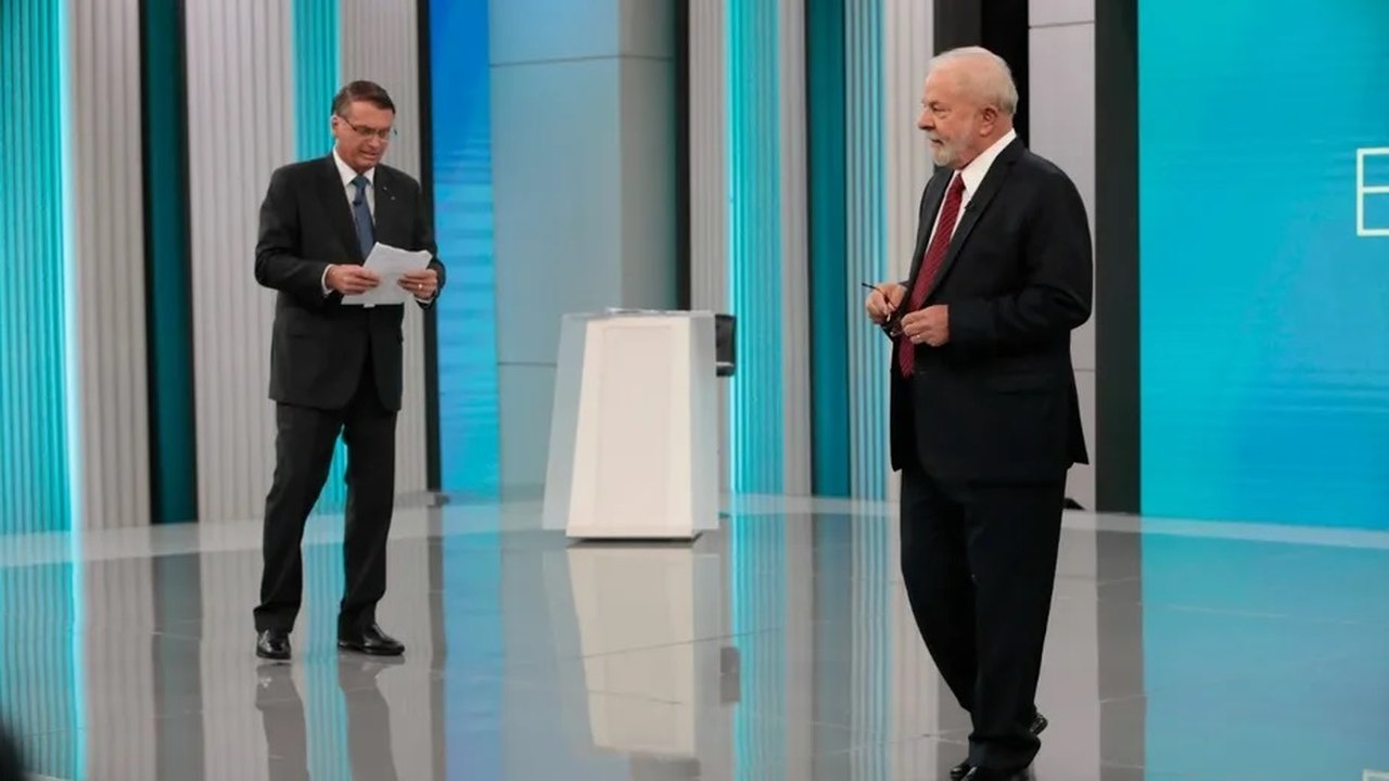 Lula se sai melhor que Bolsonaro na briga de narrativas entre saúde e armamento