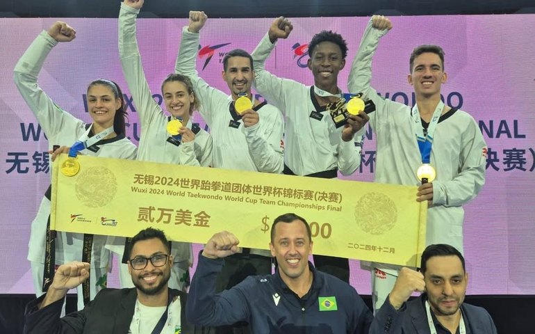Brasil é bicampeão por equipes na Copa do Mundo de taekwondo na China