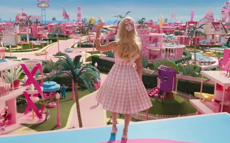Filme da Barbie causou escassez global de tinta rosa, diz produtora
