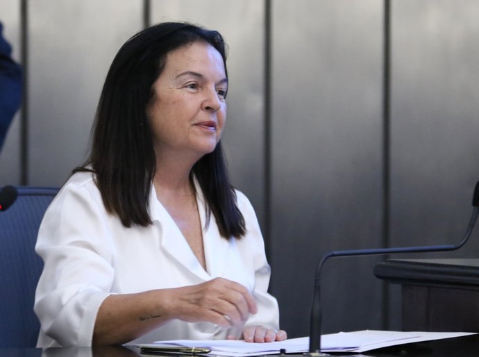 Fátima Canuto participa de audiência pública para discutir tratamento de dependentes químicos