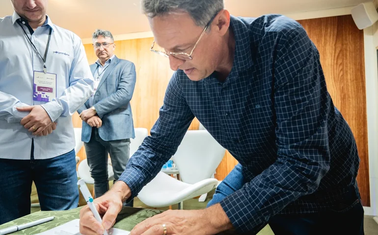 Programa de fomento do açaí inicia adesão de produtores no Pará