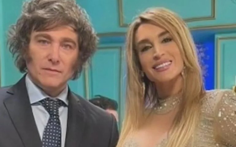 Quem é a comediante Fátima Flórez, namorada de Javier Milei e imitadora de Cristina Kirchner