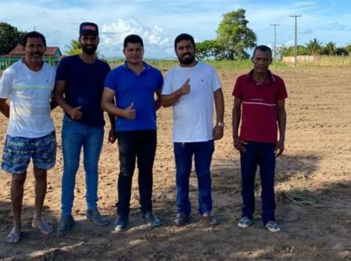 Prefeitura de Teotônio Vilela vai entregar três novos campos de futebol em povoados