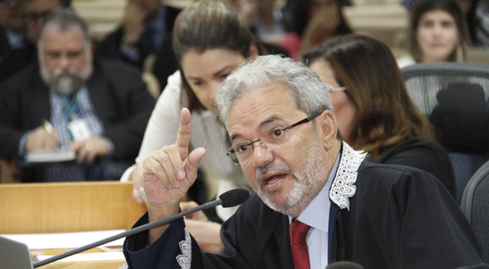 clovis barbosa