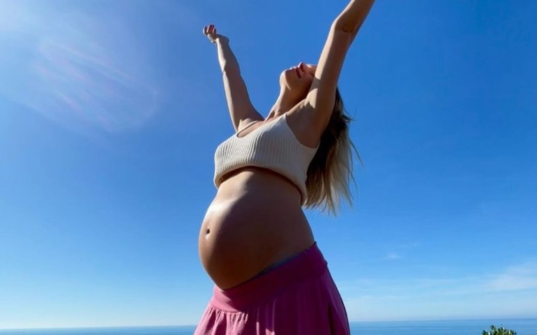 Primeira 'Menina fantástica', Regina Krilow dá à luz Kiara: 'Agradecida'