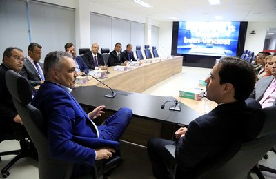 Vereadores visitam chefe do MPE-AL e reafirmam parceria entre órgão e Legislativo 