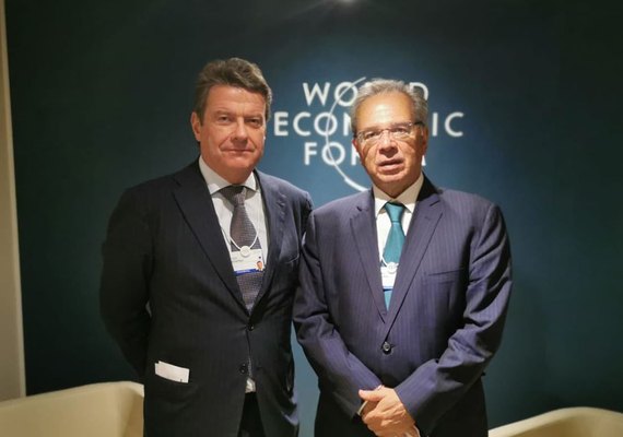 Paulo Guedes reforça confiança na economia e na democracia do país
