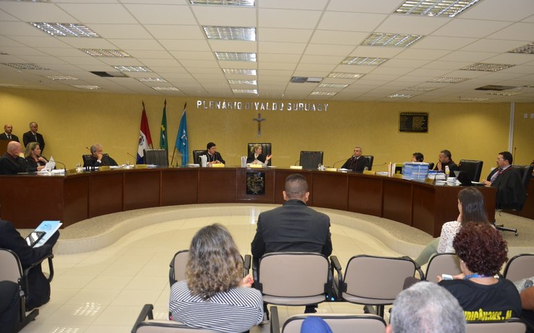TCE envia para a Assembleia, anteprojeto de reposição salarial dos servidores