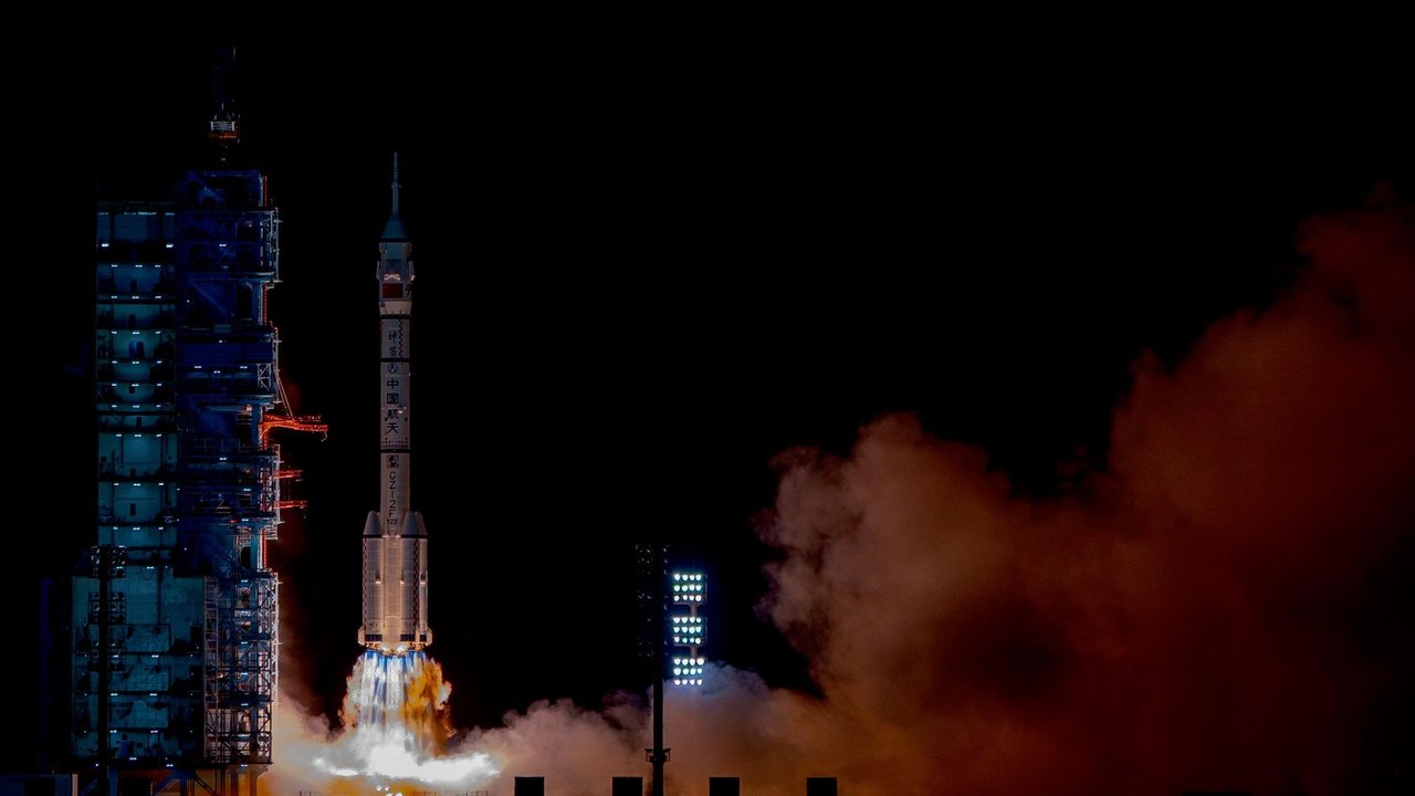 China dá salto crítico em guerra eletrônica ao lançar 3 novos satélites ao espaço, diz jornal