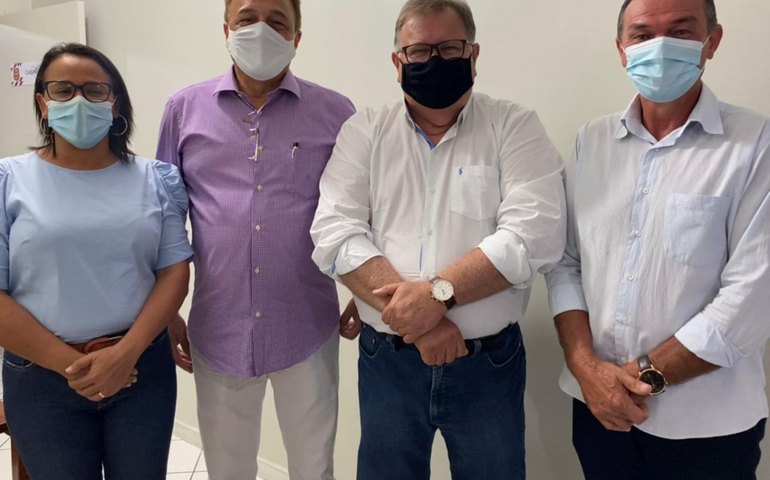 Prefeito Celino Rocha garante Caravana RG na mão para o mês de agosto em Anadia