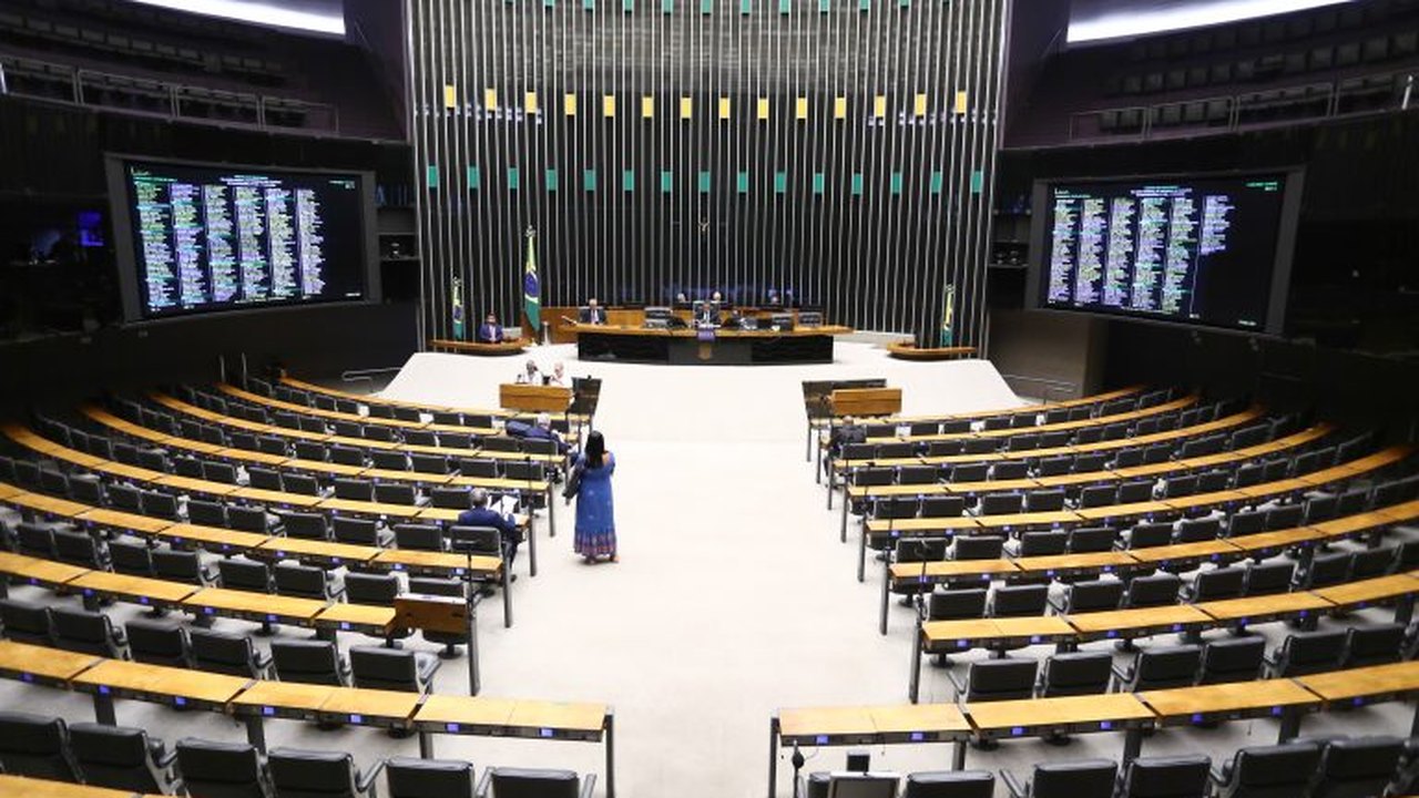 Câmara aprova criação de fundo para facilitar crédito à exportação e projeto vai à sanção