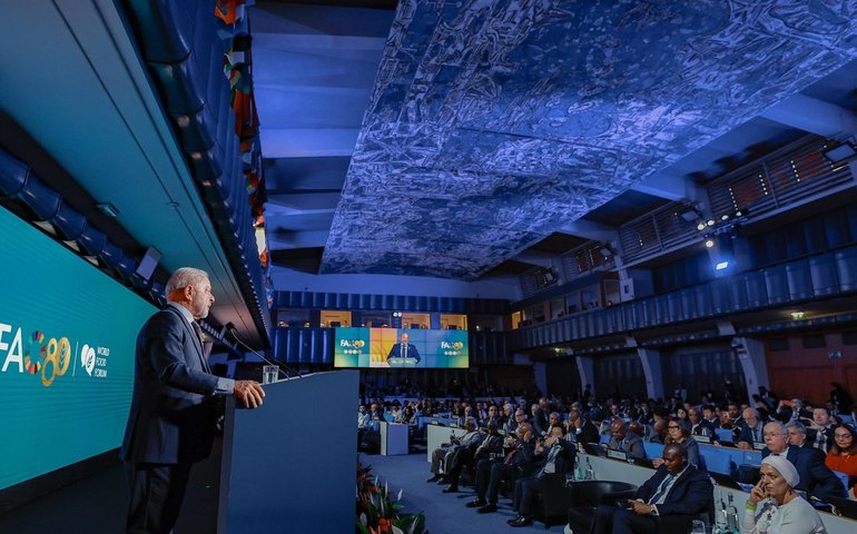 Lula diz que fome não é problema econômico, mas político