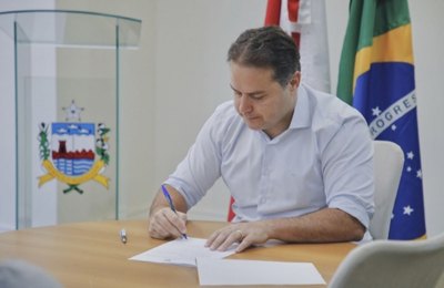 Governador assina decretos de benefícios fiscais para 20 empresas nesta sexta-feira (25)