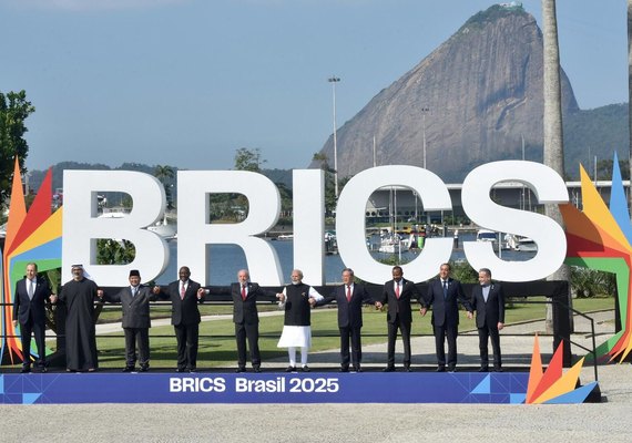 Tarifas dos EUA podem funcionar como 'catalisadora de mudanças' para o BRICS, diz especialista