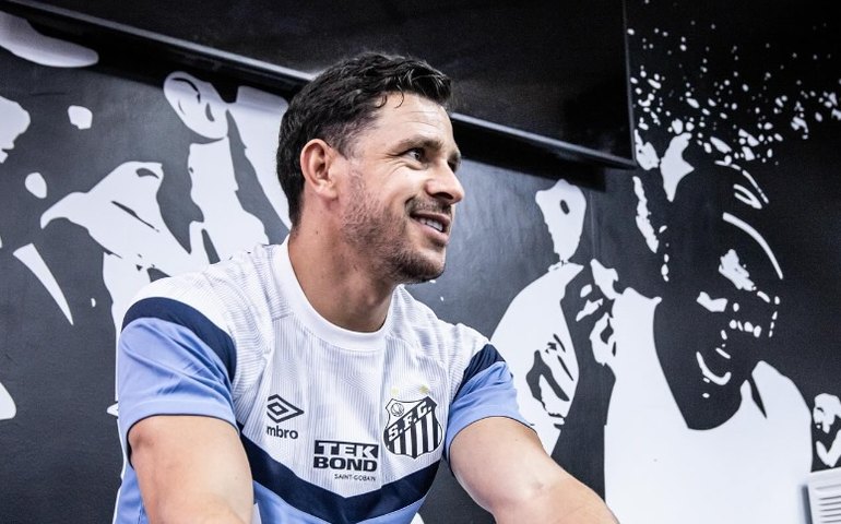Giuliano agradece Corinthians e exalta chegada ao Santos: 'Sou um cara movido a desafios'