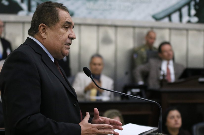 Deputado Inácio Loiola destaca construção de fábrica de laticínios em Batalha