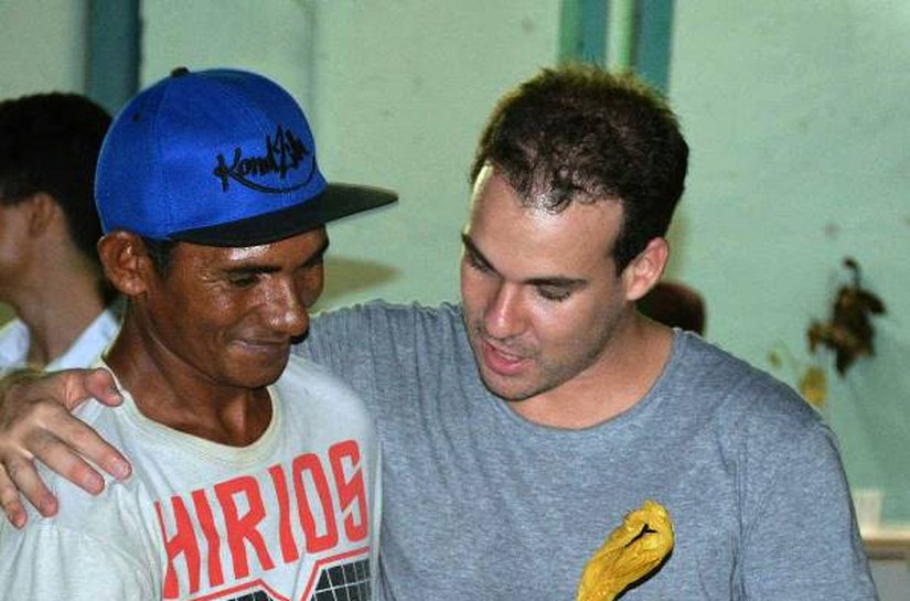 Murici: Olavo Neto mantém tradição de distribuição peixes na Semana Santa