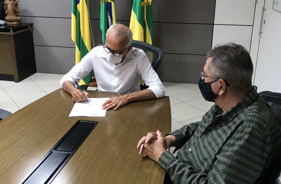 Prefeito Edvaldo autoriza licitação que viabilizará obra de duplicação da ponte do Rio Poxim.jpg