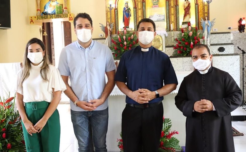 Santana do Mundaú: Paróquia Senhora Sant’Ana se despede do padre Lourenço Jr e acolhe o padre Cícero