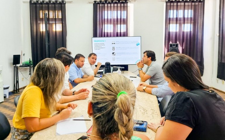 Seagri e Fitec discutem melhorias para Programa do Leite em 2023 com criação de cartão social