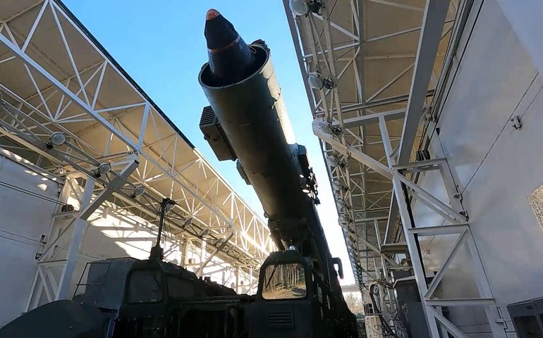 Doutrina nuclear da Rússia prevê resposta severa a França e Reino Unido