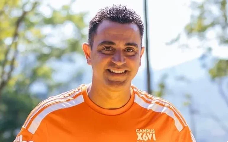 Xavi aponta Neymar como o jogador mais próximo de Messi: “Não vi nenhum tão parecido”