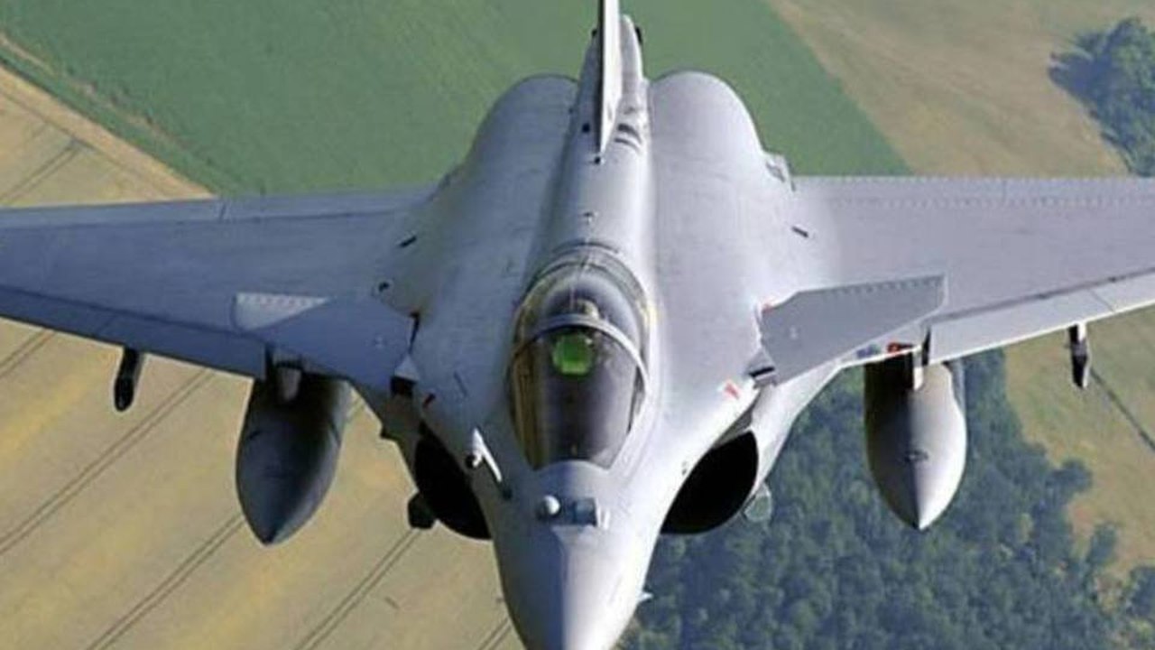 França: dois pilotos morrem em após colisão de jatos Rafale