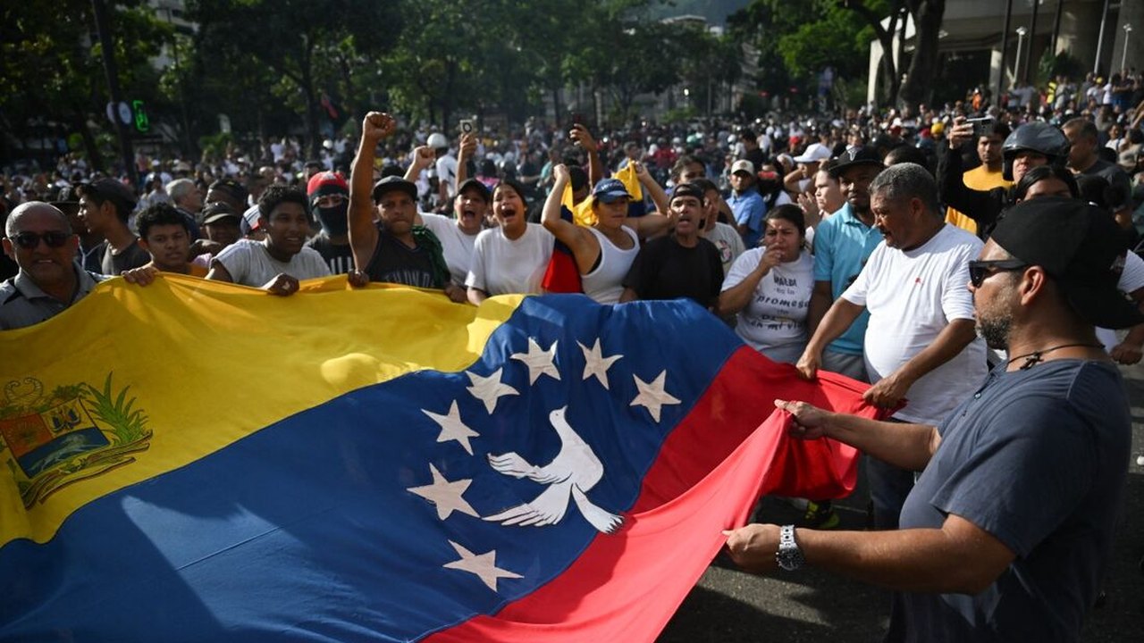 Mais de mil já foram presos em protestos na Venezuela, diz MP chavista