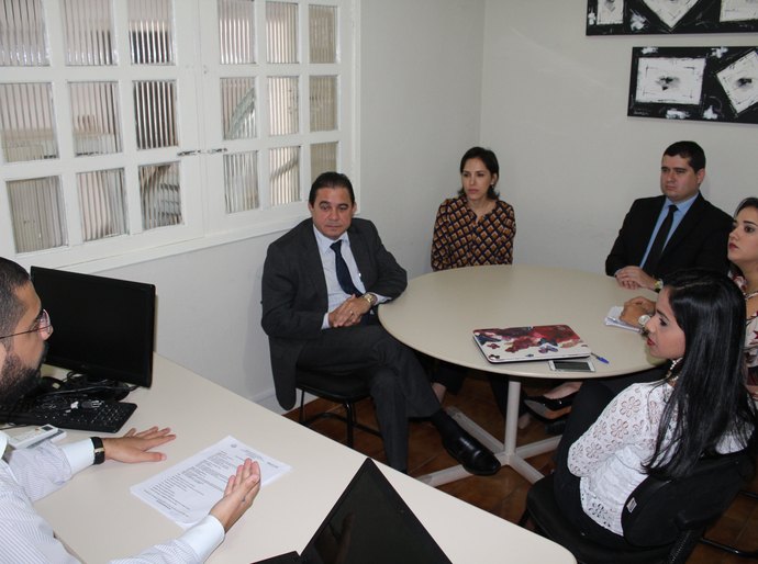 Procon Arapiraca e representantes de instituições bancárias discutem melhorias no atendimento