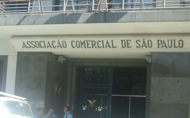 Varejo reage após reabertura e vendas têm crescimento médio de 35,2%, diz ACSP