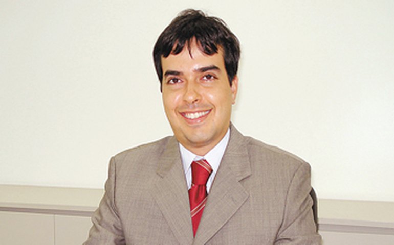 Procurador defende compatibilidade entre adicional de insalubridade e regime de subsídio