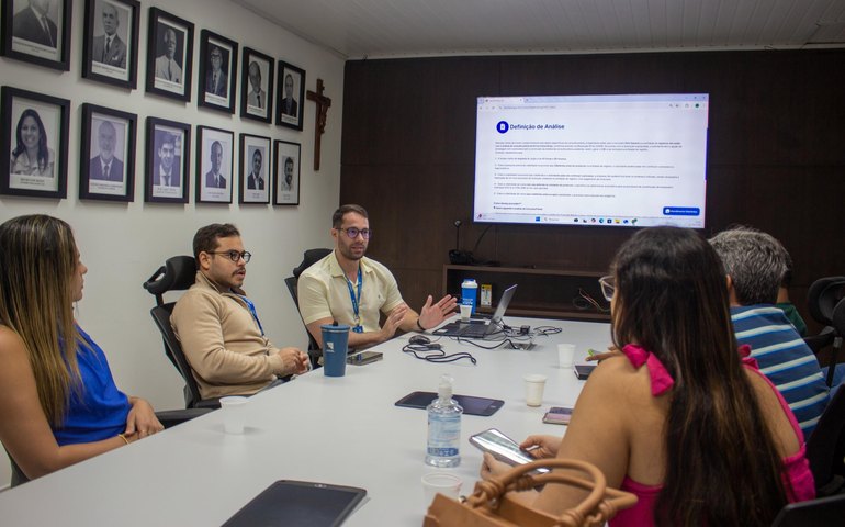 Junta Comercial recebe representantes de Feliz Deserto para melhoria do ambiente empresarial